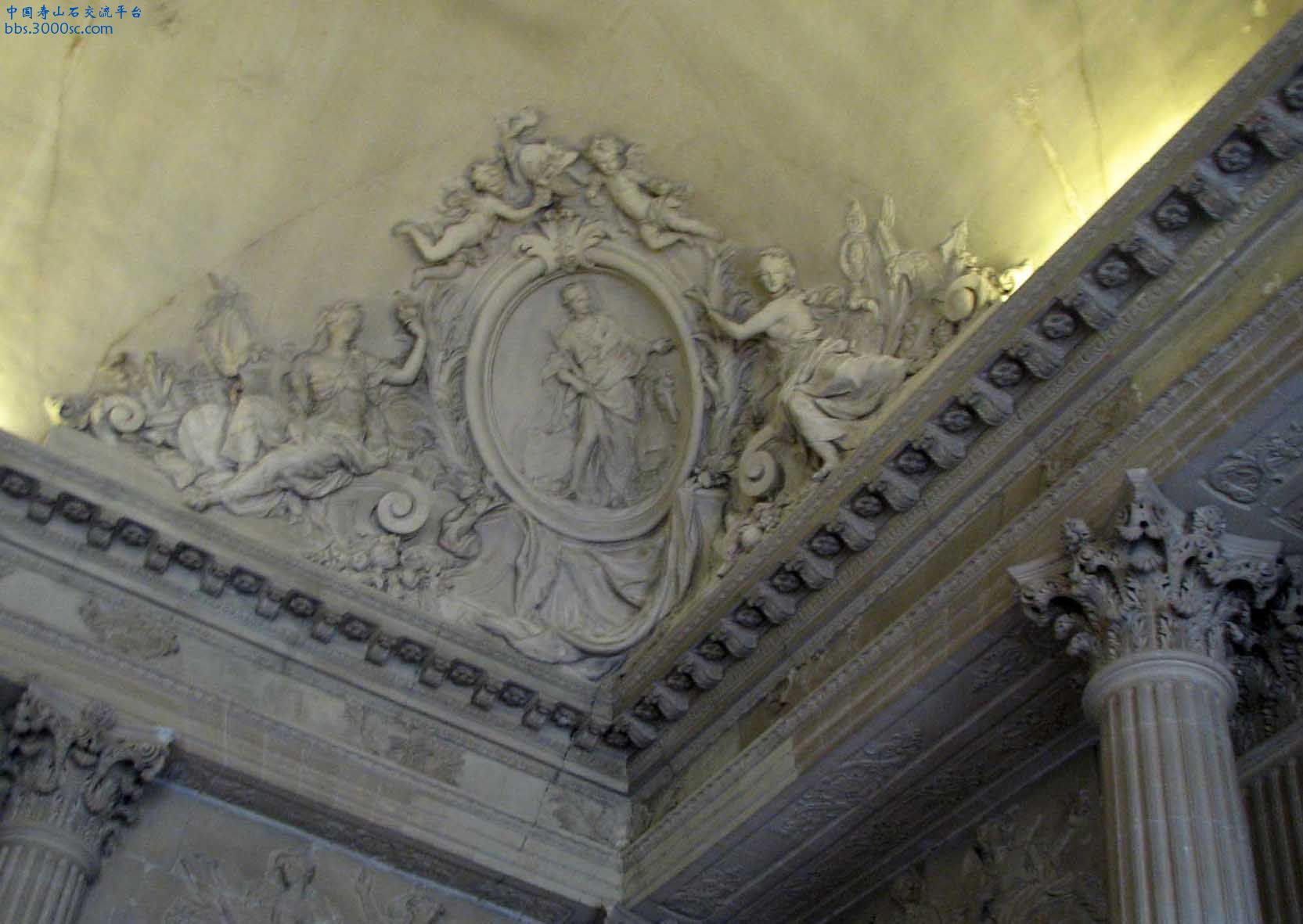 法國梵爾賽宮內石像-C03.jpg