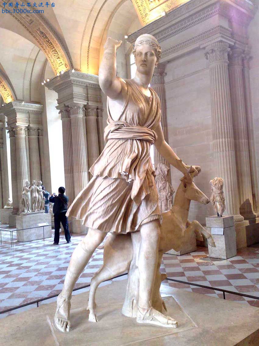 法國羅浮宮內雕像-11B-森林女神.jpg