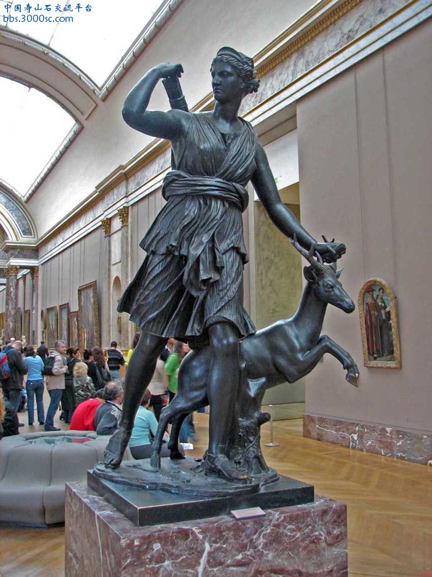 法國羅浮宮內雕像-11C-森林女神.jpg