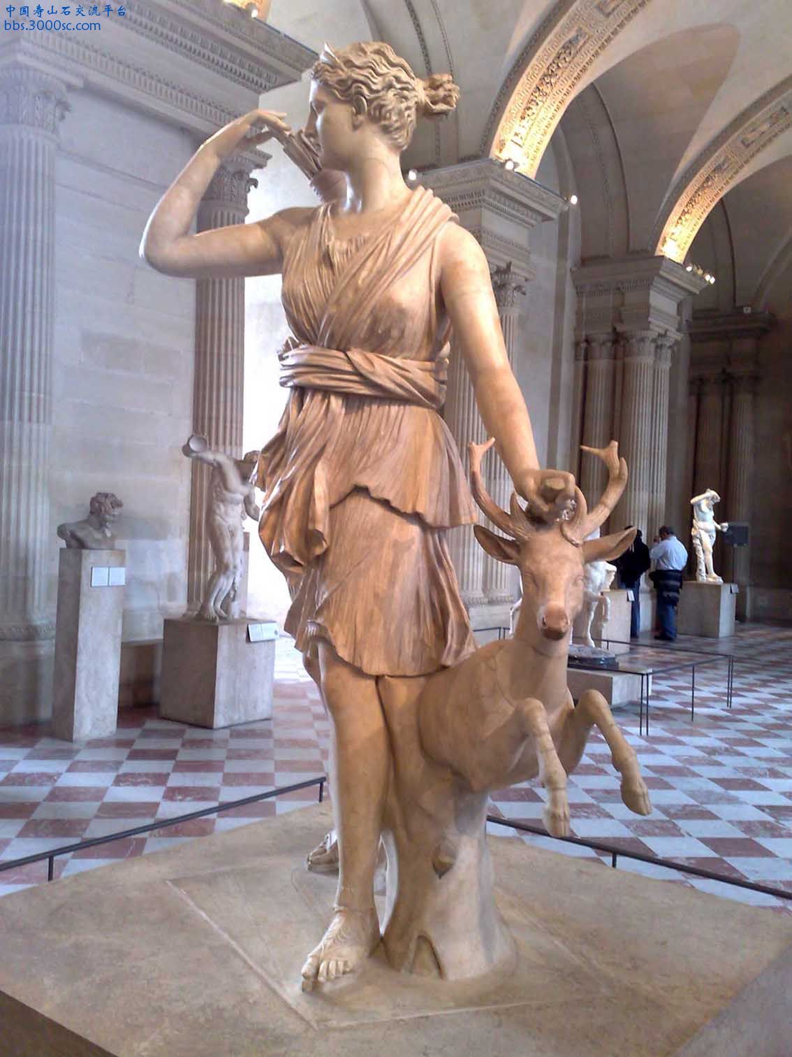 法國羅浮宮內雕像-11A-森林女神.jpg