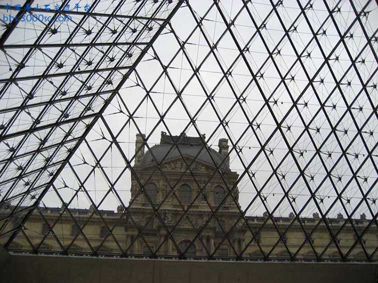 Glass Pyramid-Palais Du Louvre.jpg